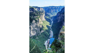 Taihang Grand Canyon nhiều cảnh đẹp, núi non trùng điệp, không khí mát mẻ